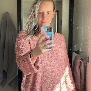 Dark eyes mature woman from Indianapolis